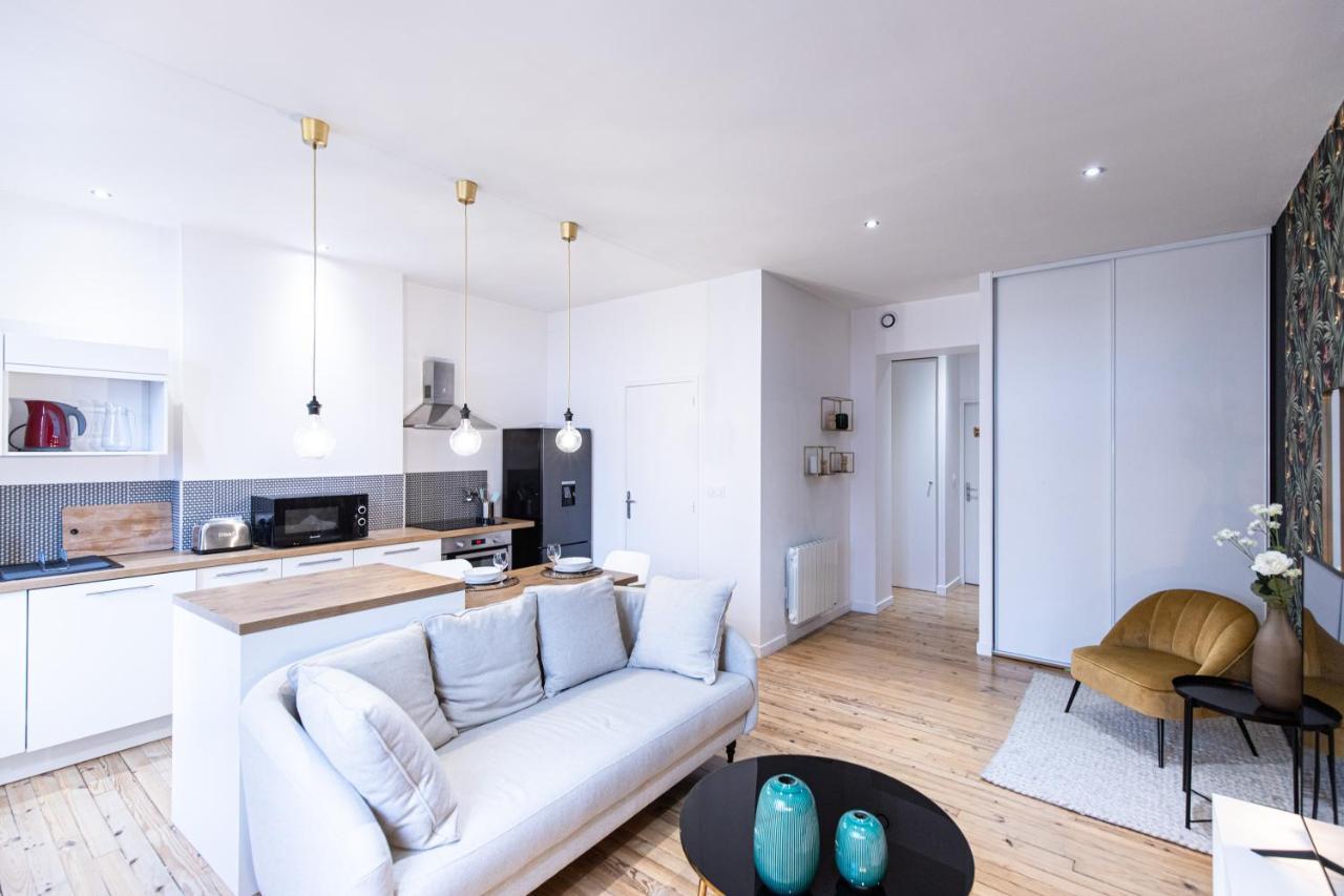 Le Cret - Place Jean Jaures แซงต์-เอเตียน ภายนอก รูปภาพ