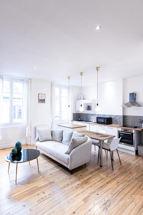 Le Cret - Place Jean Jaures แซงต์-เอเตียน ภายนอก รูปภาพ
